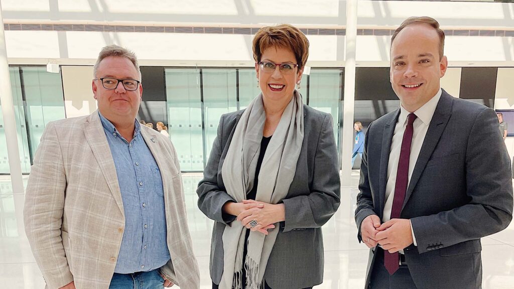 Christoph Engelen, Birgit Hone und Maximilian Schmidt im Niedersächsischen Landtag